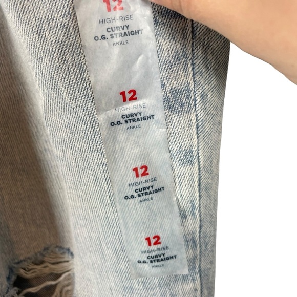 Old Navy NWT Light Wash Distressed Curvy O.G Straight Leg Jeans size 12 - Picture 5 of 9